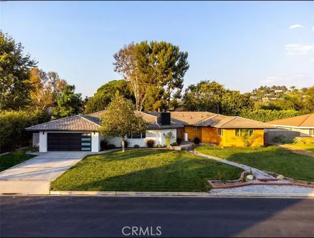 1271 Brittany Cross Road, Santa Ana, CA 92705
