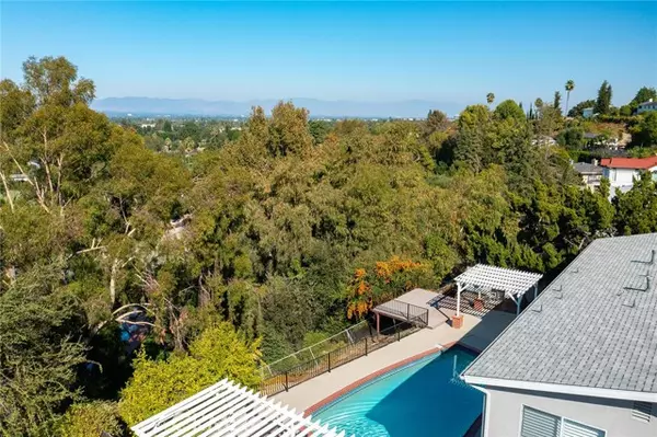 Woodland Hills (los Angeles), CA 91367,23341 Bessemer Street