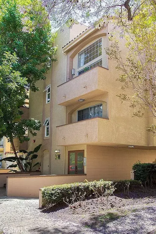 1639 Camden Avenue #301, Los Angeles, CA 90025