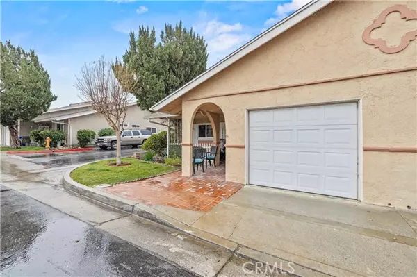 Newhall (santa Clarita), CA 91321,26840 Avenue Of The Oaks #D