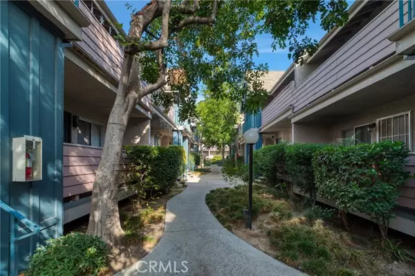 Sylmar (los Angeles), CA 91342,13126 Bromont Avenue #4