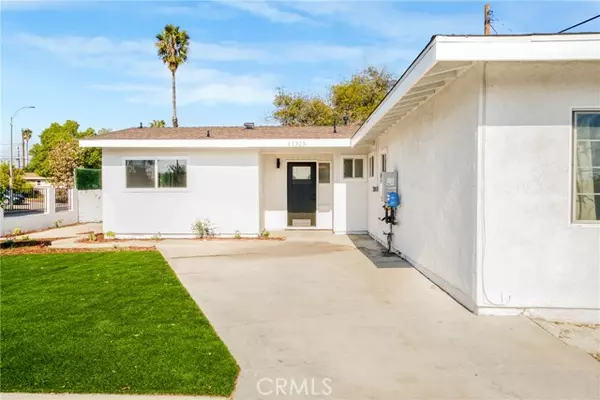 11325 Arminta Street, Sun Valley (los Angeles), CA 91352