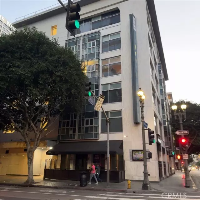 Los Angeles, CA 90017,630 W 6th Street #216