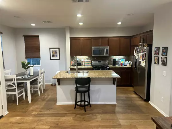 Simi Valley, CA 93065,2942 Encina Lane