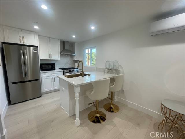 Sherman Oaks, CA 91403,15032 Valley Vista
