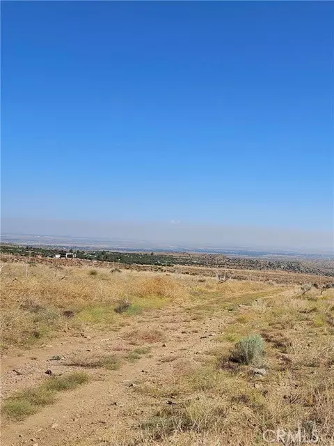 Juniper, CA 93543,118 E Avenue