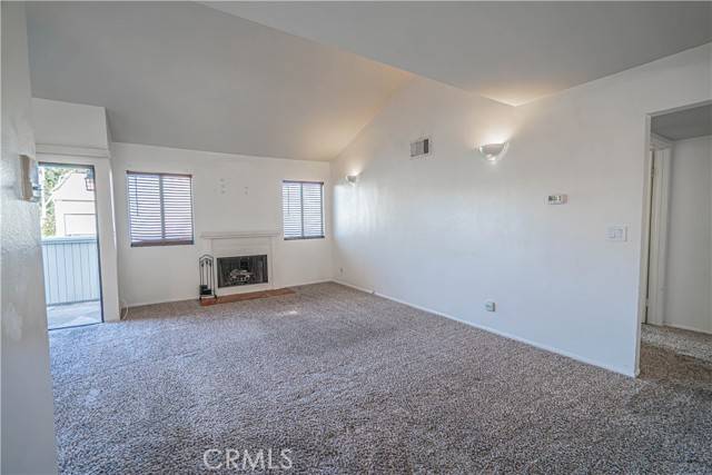 Canyon Country (santa Clarita), CA 91351,27063 Crossglade Avenue #5