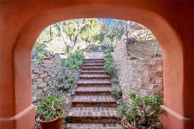 Malibu, CA 90265,135 Loma Metisse Road