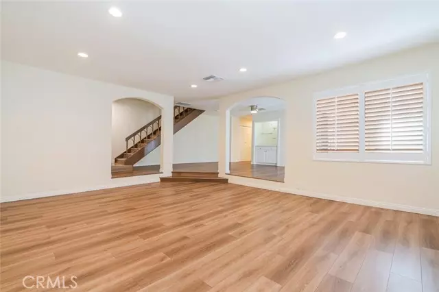 5401 Zelzah Avenue #124, Encino (los Angeles), CA 91316
