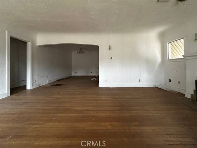 Van Nuys (los Angeles), CA 91401,14206 Friar Street