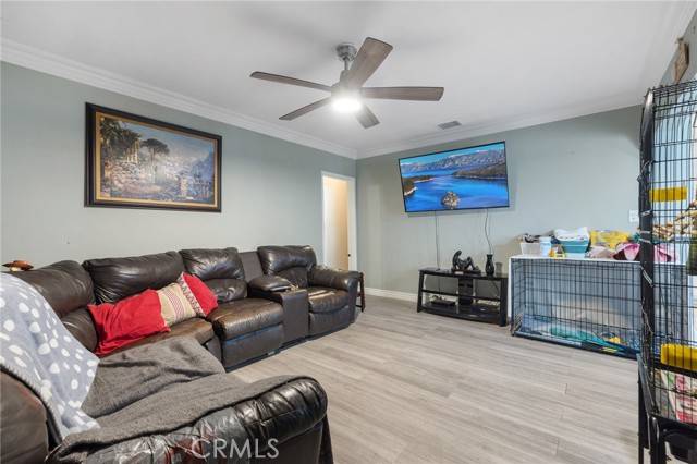 Panorama City (los Angeles), CA 91402,9237 Cedros Avenue