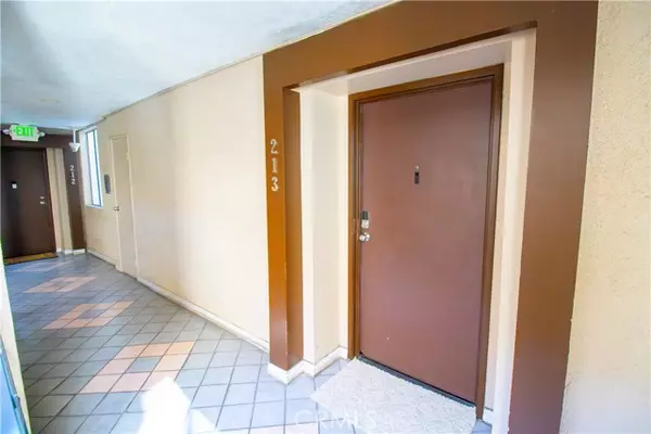 Canoga Park (los Angeles), CA 91304,7826 TOPANGA #213