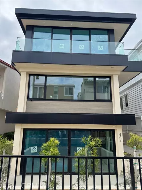 Manhattan Beach, CA 90266,404 16th Street