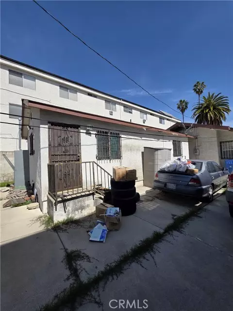 Los Angeles, CA 90004,527 N Hobart Boulevard