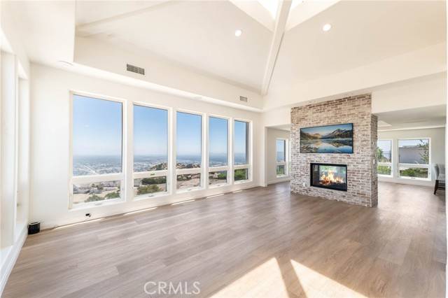 Simi Valley, CA 93063,1112 Mesa Drive