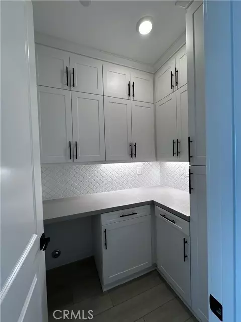 Valencia (santa Clarita), CA 91381,27824 Marquee Drive