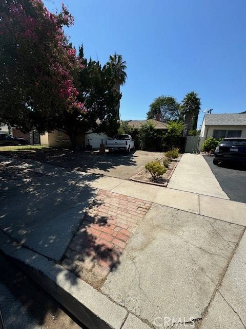 Northridge (los Angeles), CA 91324,9007 Gladbeck Avenue