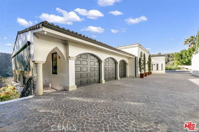 Los Angeles, CA 90068,2321 Castillian Drive