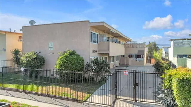 Northridge (los Angeles), CA 91325,17944 Schoenborn Street