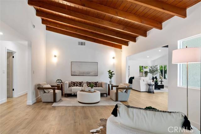 Woodland Hills (los Angeles), CA 91364,4701 Deseret Drive