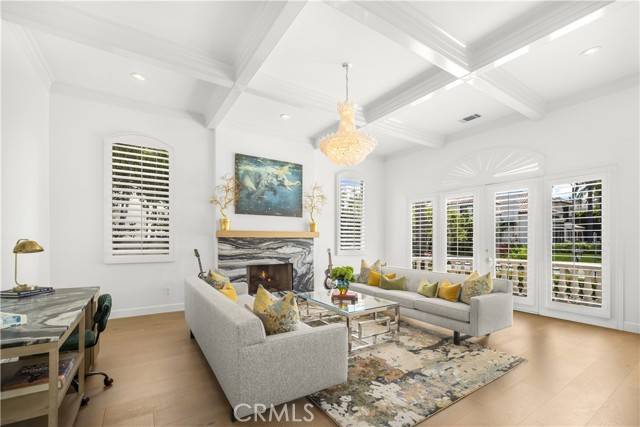 Calabasas, CA 91302,5366 Collingwood Circle