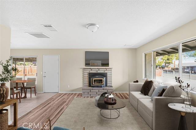 Lancaster, CA 93535,15620 Newmont Avenue
