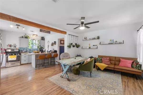 Panorama City (los Angeles), CA 91402,8036 Hazeltine Avenue