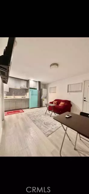 7949 Tampa Avenue #1, Reseda (los Angeles), CA 91335