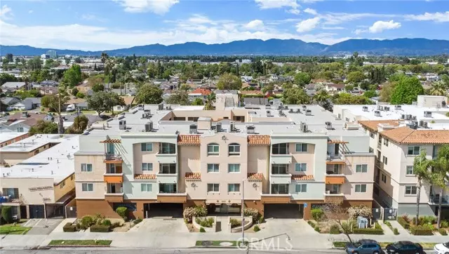 13951 Sherman Way #301, Van Nuys (los Angeles), CA 91405