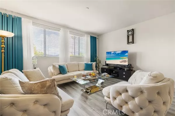 Van Nuys (los Angeles), CA 91405,13951 Sherman Way #301