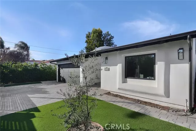 Tarzana (los Angeles), CA 91335,18149 Calvert Street
