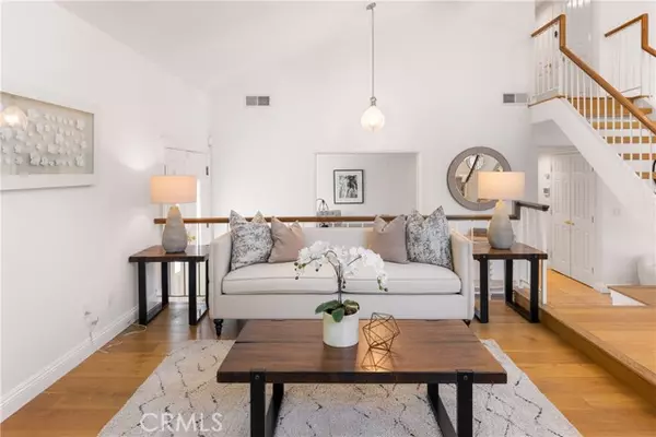 Valencia (santa Clarita), CA 91355,23721 Sarda Road