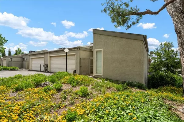 Granada Hills (los Angeles), CA 91344,15796 Midwood Drive #6