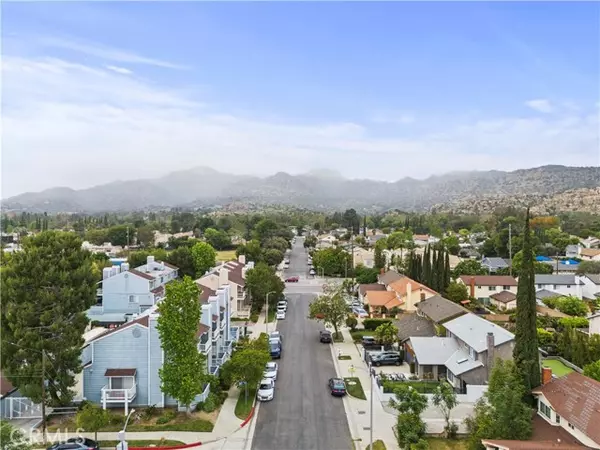 Chatsworth (los Angeles), CA 91311,21912 Hiawatha Street #2