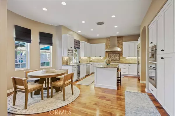 Valencia (santa Clarita), CA 91355,26816 Fairlain Drive
