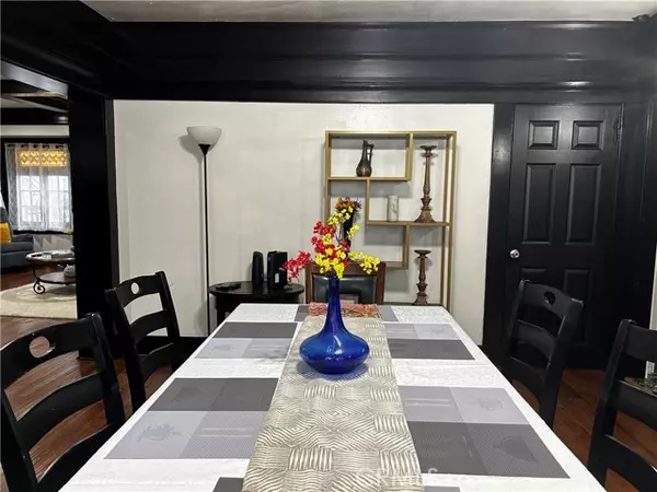 Los Angeles, CA 90004,4727 Oakwood Avenue