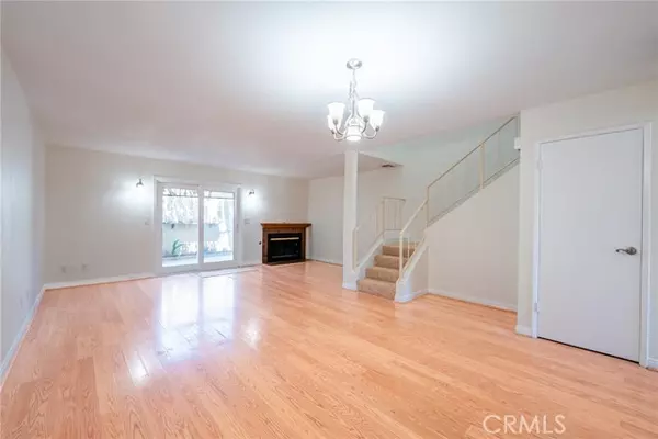 Sunland (los Angeles), CA 91040,8335 Grenoble Street #27