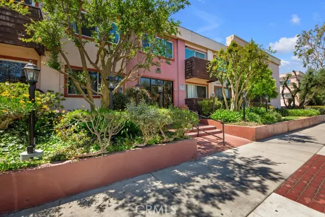 5349 Newcastle Avenue #42, Encino (los Angeles), CA 91316