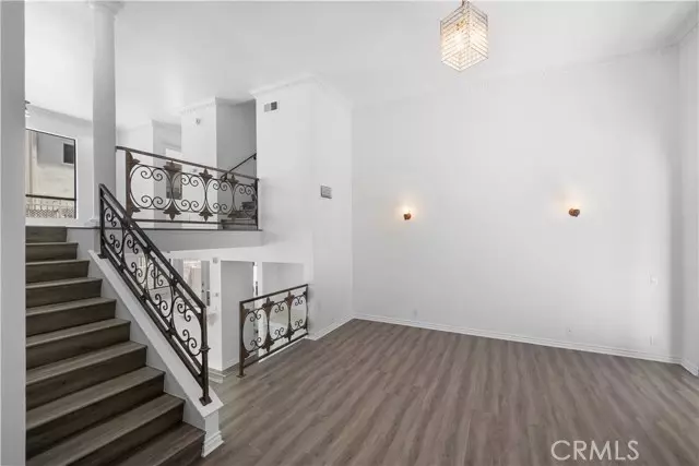 Los Angeles, CA 90049,11954 Mayfield Avenue #3