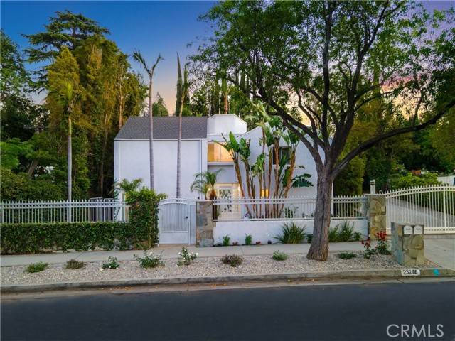 23246 Canzonet Street, Woodland Hills (los Angeles), CA 91367
