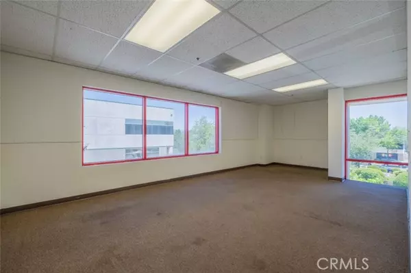 Valencia (santa Clarita), CA 91355,25213 Anza Drive