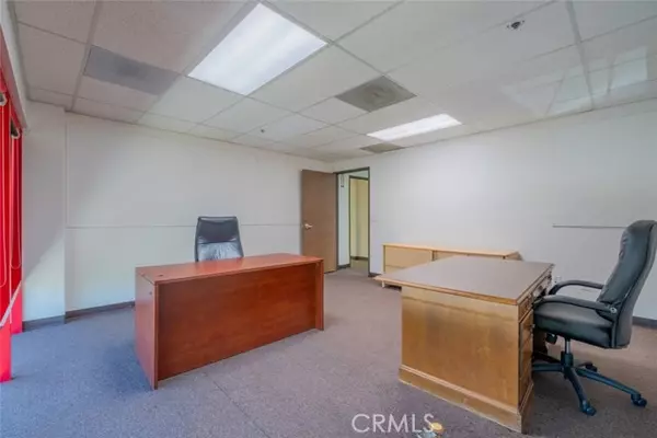 Valencia (santa Clarita), CA 91355,25213 Anza Drive