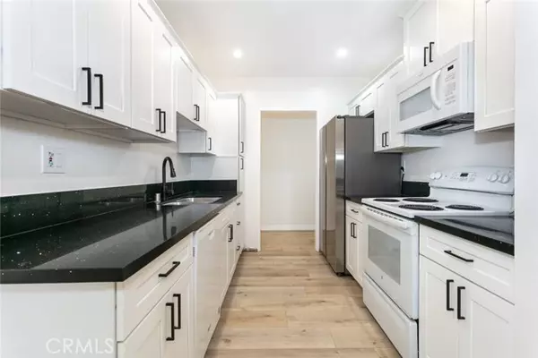 Tarzana (los Angeles), CA 91356,18307 Burbank Boulevard #24