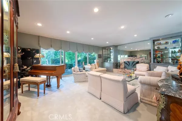 Encino (los Angeles), CA 91436,16303 Meadowridge Road