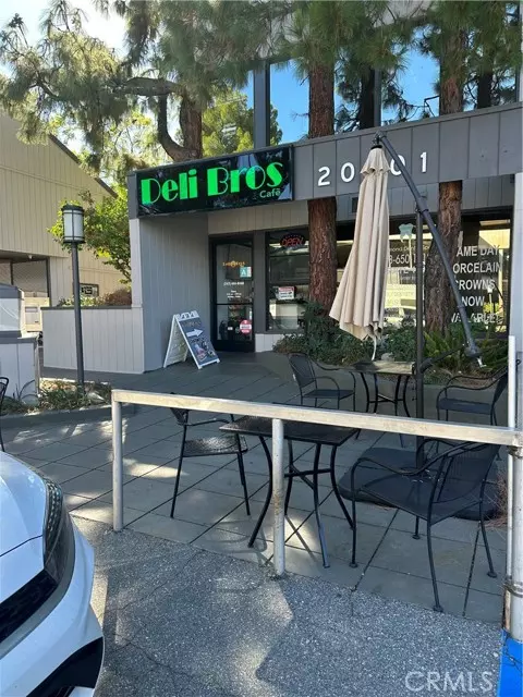 Woodland Hills (los Angeles), CA 91364,Address not disclosed