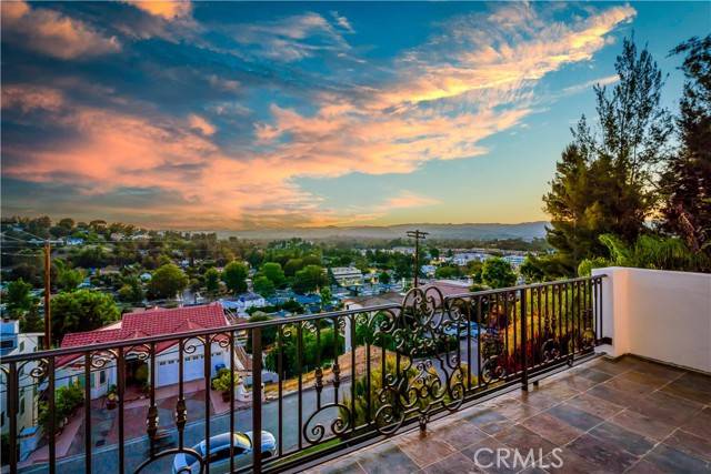 5250 Calatrana Drive, Woodland Hills (los Angeles), CA 91364
