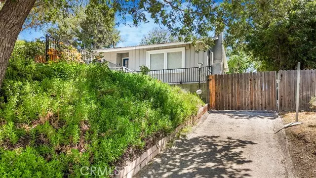 22960 Crespi Street, Woodland Hills (los Angeles), CA 91364