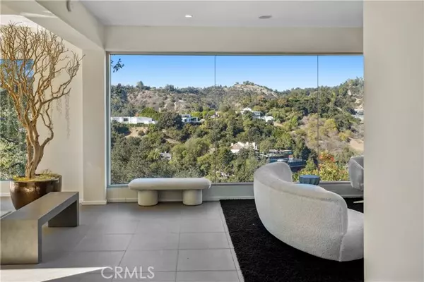 Beverly Hills, CA 90210,9716 Oak Pass Road