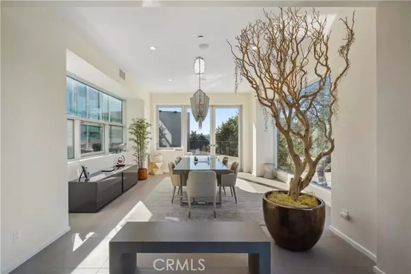 Beverly Hills, CA 90210,9716 Oak Pass Road