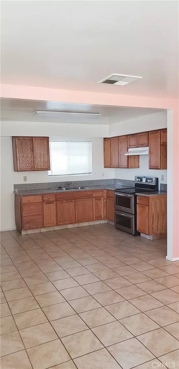 Bakersfield, CA 93308,517 Lincoln Avenue